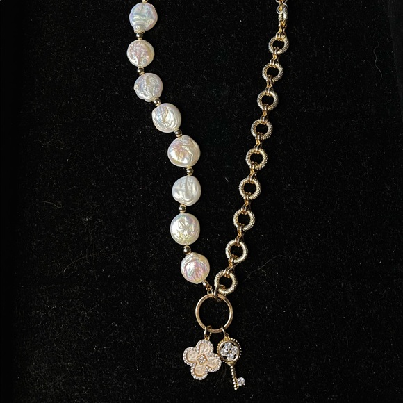 Mother of Pearl- Steel Special Design Necklace - Picture 2 of 4